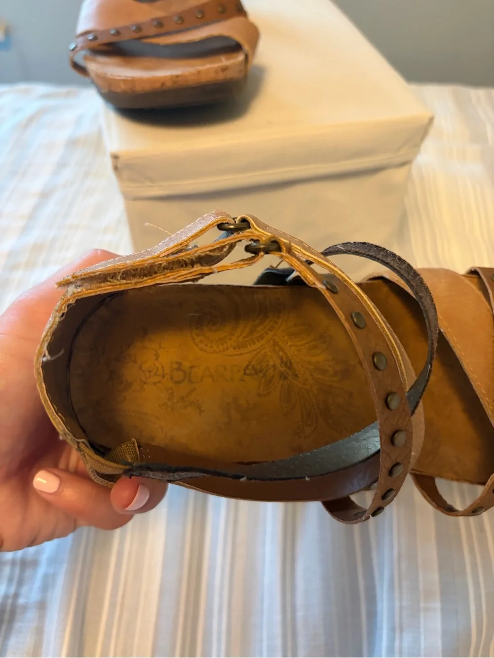 BearPaw casual tan